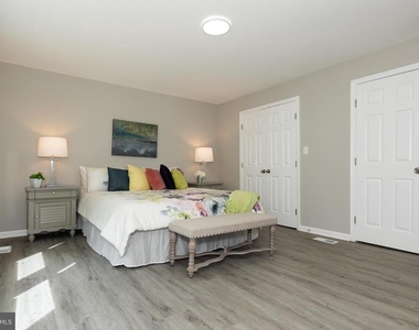 9520 48th Avenue - Photo Thumbnail 29