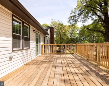 9520 48th Avenue - Photo Thumbnail 45