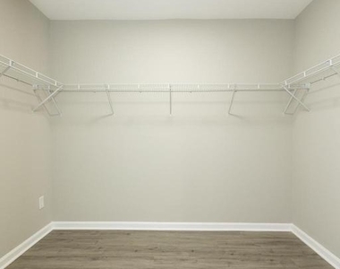 9520 48th Avenue - Photo Thumbnail 30
