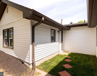 9520 48th Avenue - Photo Thumbnail 44