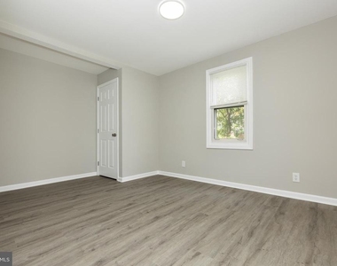 9520 48th Avenue - Photo Thumbnail 36
