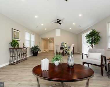 9520 48th Avenue - Photo Thumbnail 21