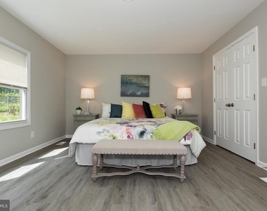 9520 48th Avenue - Photo Thumbnail 27