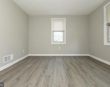 9520 48th Avenue - Photo Thumbnail 34