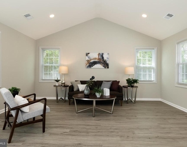 9520 48th Avenue - Photo Thumbnail 19