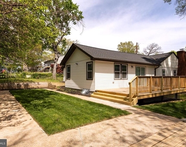 9520 48th Avenue - Photo Thumbnail 42