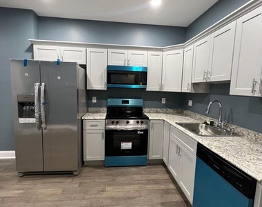 2020 Mcculloh Street - Photo Thumbnail 3