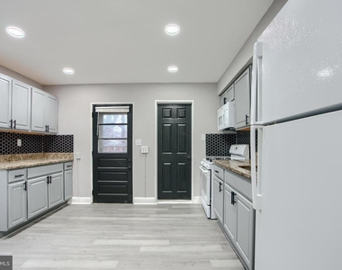 3807 Fleetwood Avenue - Photo Thumbnail 12