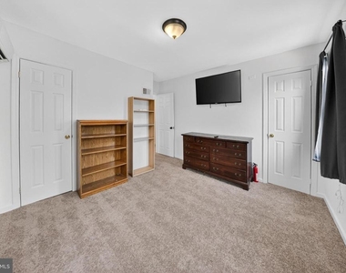 4409 Polk Street Ne - Photo Thumbnail 9