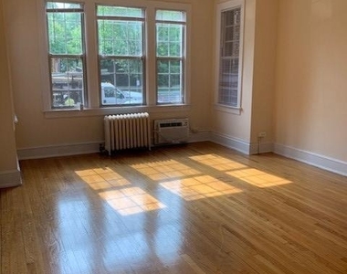 3030 Wisconsin Avenue Nw - Photo Thumbnail 2