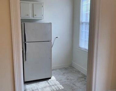 3030 Wisconsin Avenue Nw - Photo Thumbnail 4