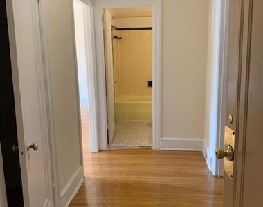 3030 Wisconsin Avenue Nw - Photo Thumbnail 5