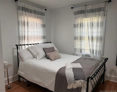 1109 N Chestnut Street N - Photo Thumbnail 1