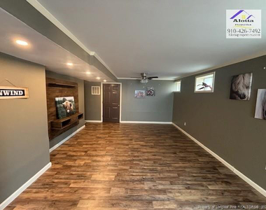 1817 Mcgougan Road - Photo Thumbnail 21