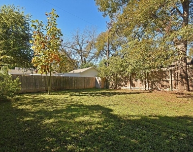 609 E 49th St - Photo Thumbnail 18