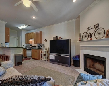609 E 49th St - Photo Thumbnail 2