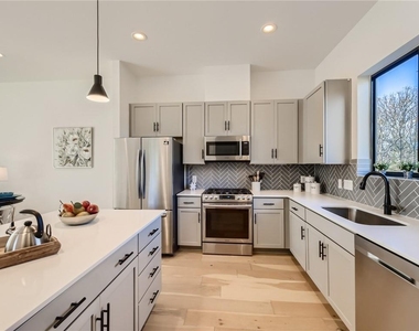 3700 Clawson Rd - Photo Thumbnail 3