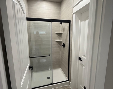 201 N Vandeveer St - Photo Thumbnail 9