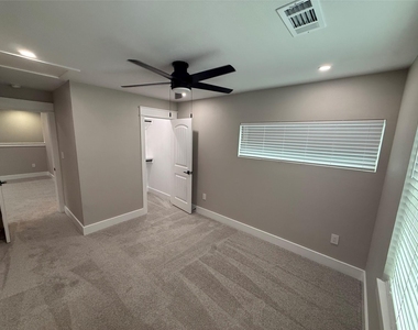 201 N Vandeveer St - Photo Thumbnail 18