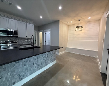 201 N Vandeveer St - Photo Thumbnail 5