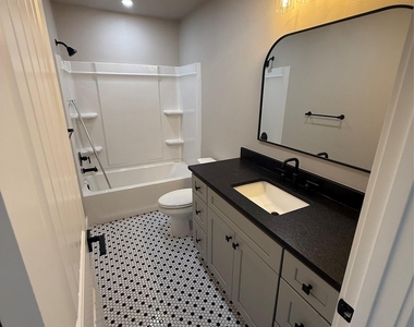 201 N Vandeveer St - Photo Thumbnail 16