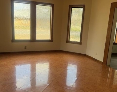 600 Pecan Ave - Photo Thumbnail 4