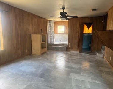600 Pecan Ave - Photo Thumbnail 11