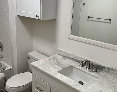 1440 Jackson St - Photo Thumbnail 7