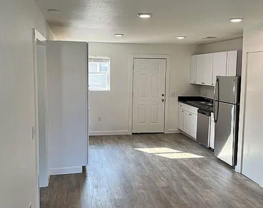 1440 Jackson St - Photo Thumbnail 5