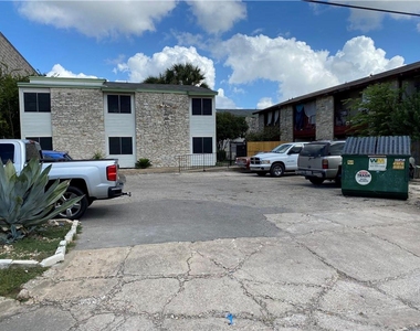 4314 Gillis St - Photo Thumbnail 8
