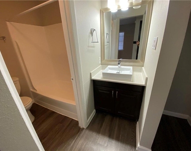 4314 Gillis St - Photo Thumbnail 7