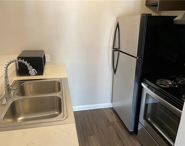 4314 Gillis St - Photo Thumbnail 4