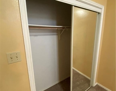 2802 Nueces St - Photo Thumbnail 7