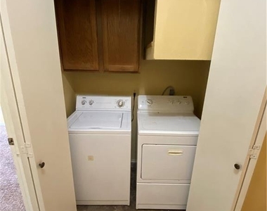 2802 Nueces St - Photo Thumbnail 8