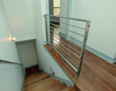 306 Franklin Blvd - Photo Thumbnail 9
