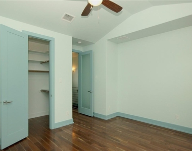 306 Franklin Blvd - Photo Thumbnail 16