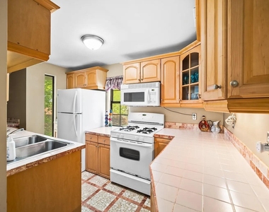 4812 Avenue G - Photo Thumbnail 7
