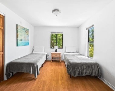 4812 Avenue G - Photo Thumbnail 5