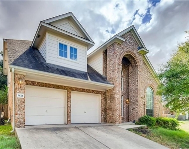 1821 Briarton Ln N - Photo Thumbnail 1