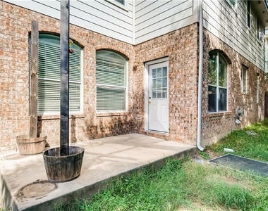 1821 Briarton Ln N - Photo Thumbnail 24