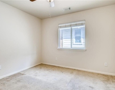 1821 Briarton Ln N - Photo Thumbnail 17