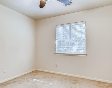 1821 Briarton Ln N - Photo Thumbnail 16