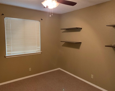 17130 Copperhead Dr - Photo Thumbnail 8