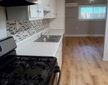 4500 Avenue D Ave - Photo Thumbnail 6