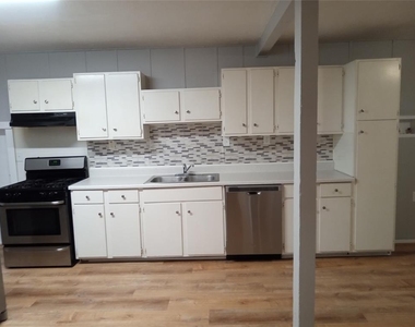 4500 Avenue D Ave - Photo Thumbnail 4