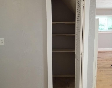 4500 Avenue D Ave - Photo Thumbnail 7