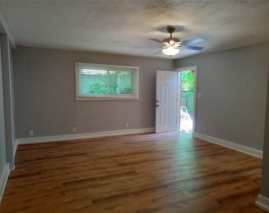 4500 Avenue D Ave - Photo Thumbnail 3