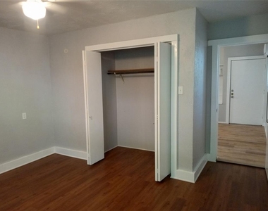 4500 Avenue D Ave - Photo Thumbnail 12