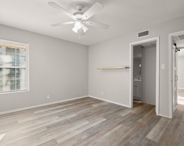 910 Duncan Ln - Photo Thumbnail 11