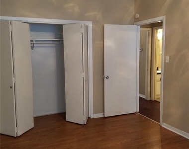 606 W 51st St - Photo Thumbnail 14